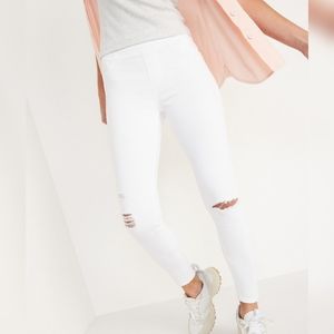 20 Tall Old Navy White Rockstar Jeggings